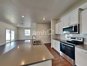 5069 W White Ash Ct in Meridian, ID - Building Photo - Building Photo