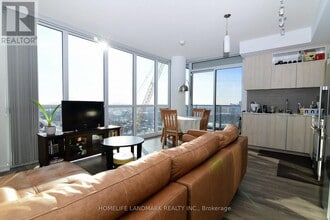 50 Forest Manor Rd in Toronto, ON - Building Photo - Building Photo