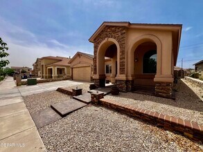 3133 Clearbrook in El Paso, TX - Building Photo - Building Photo
