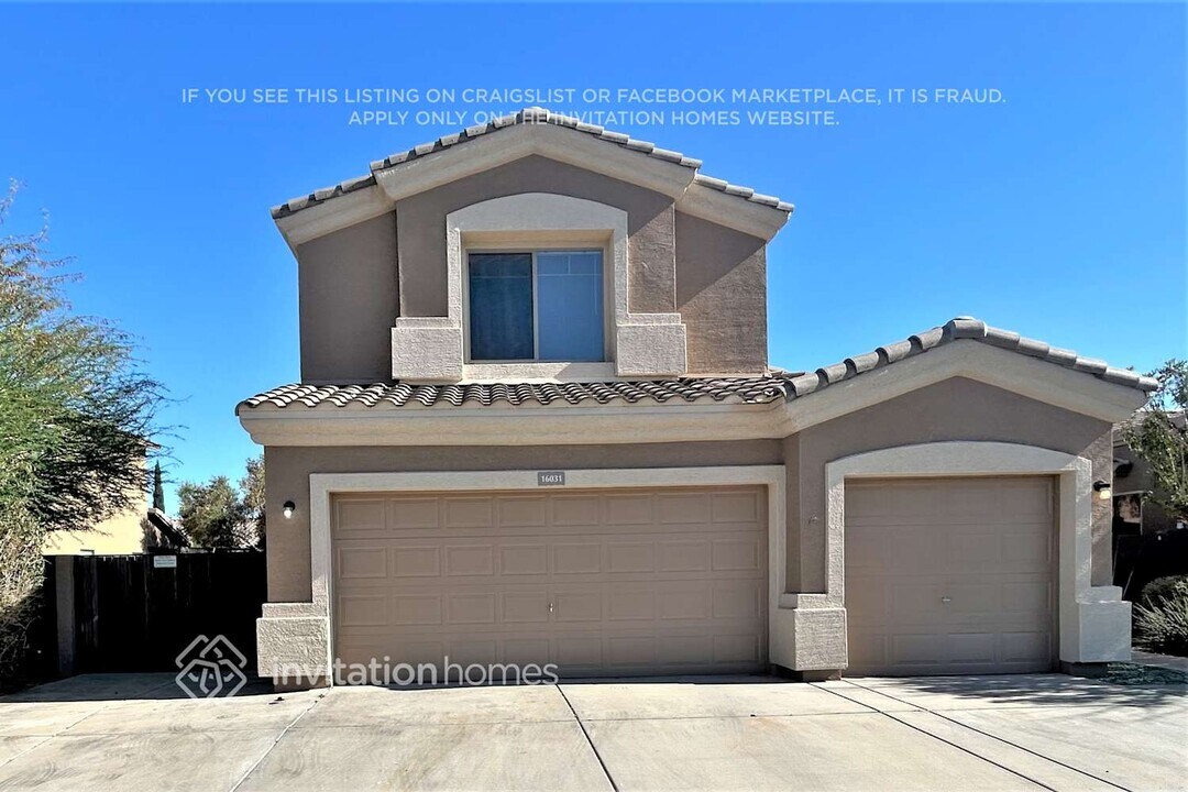 16031 W Evans Dr in Surprise, AZ - Foto de edificio