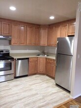 214-17 15th Ave in Queens, NY - Foto de edificio - Building Photo