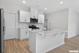 6609 Barcelona Wy in Charlotte, NC - Foto de edificio - Building Photo