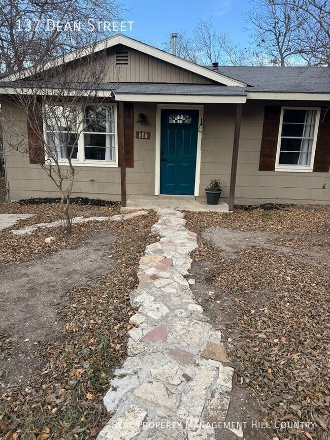 137 Dean St in San Antonio, TX - Building Photo - Building Photo
