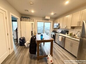 55 W Fifth St, Unit 606 in Boston, MA - Foto de edificio - Building Photo