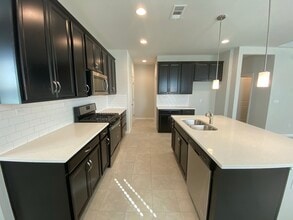 384 Gaida Loop in Andice, TX - Building Photo - Building Photo