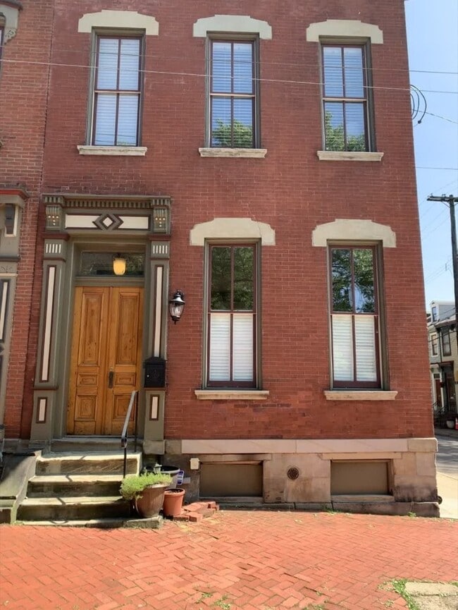 1339-2 W North Ave, Unit Floor 2