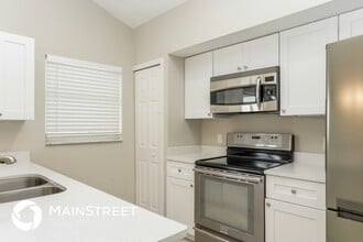 2406 Parsons Pond Cir in Kissimmee, FL - Foto de edificio - Building Photo