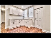 810 Brooks Ln photo'