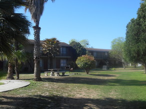 Uvalde Flats in Uvalde, TX - Building Photo - Building Photo