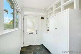 4242 Middlesex Dr in San Diego, CA - Building Photo - Building Photo