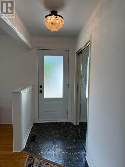 7 Amarillo Dr in Toronto, ON - Building Photo - Building Photo