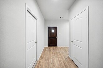 14102 Silver Falls Ct in Shenandoah, TX - Building Photo - Building Photo