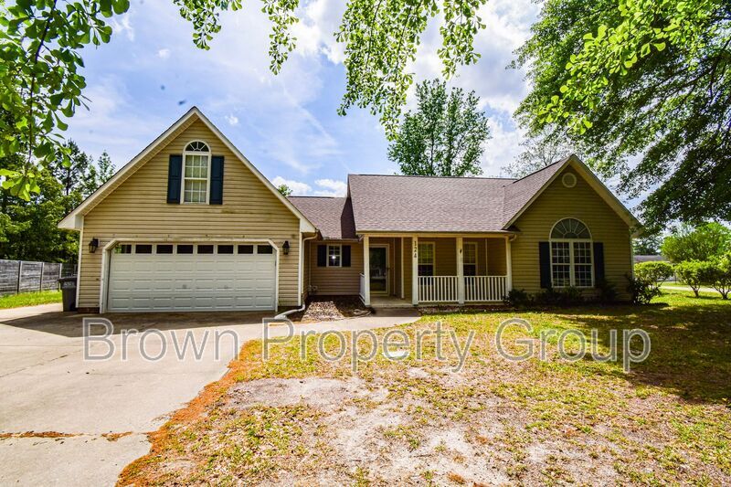 124 Hollow Ln in Raeford, NC - Foto de edificio
