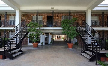 Towne Oaks II in Austin, TX - Building Photo - Building Photo