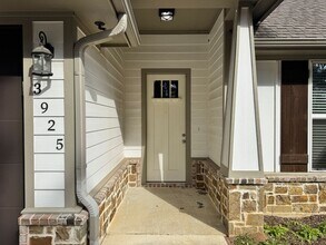 3925 Old Omen Rd in Tyler, TX - Building Photo - Building Photo