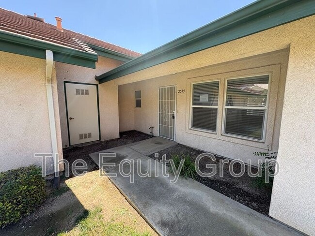 property at 2519 W Oriole Ave