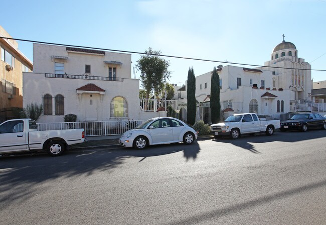 5134-5146 De Longpre Ave in Los Angeles, CA - Building Photo - Building Photo