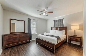 1123 E Sycamore St in Denton, TX - Building Photo - Building Photo