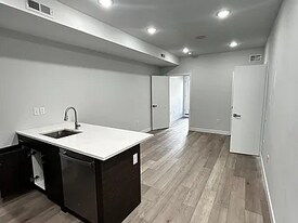 2218 N Marshall St in Philadelphia, PA - Building Photo