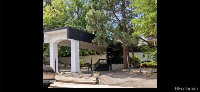 property at 2375 S Linden Ct