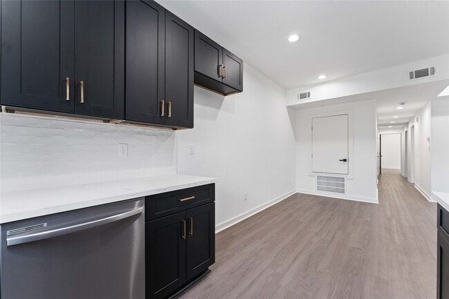 property at 414 N Carolina St