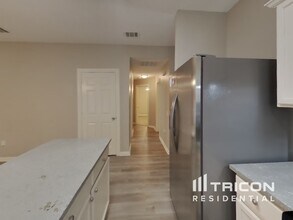 8348 Orleans Ln in Fort Worth, TX - Building Photo - Building Photo