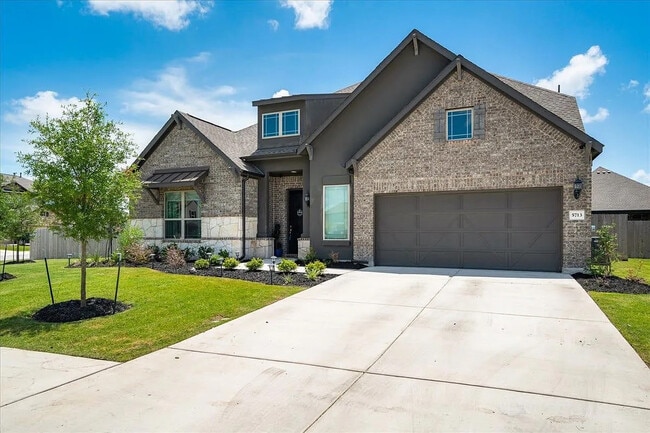 Room in House on Fresno Ave in Pflugerville, TX - Foto de edificio - Building Photo