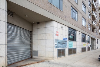 132-29 Blossom Ave in Flushing, NY - Building Photo - Building Photo