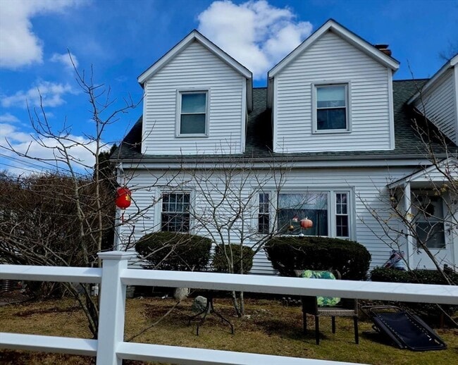 70 Beaconwood Rd in Newton, MA - Building Photo - Building Photo