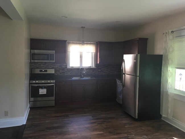 466 Richmond Ave, Unit Apartment 2 in Buffalo, NY - Foto de edificio - Building Photo