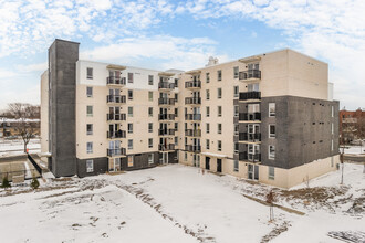 Quartier Soho in Montréal, QC - Building Photo - Building Photo