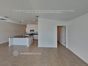 4060 Tug Hl Ln in Osteen, FL - Foto de edificio - Building Photo