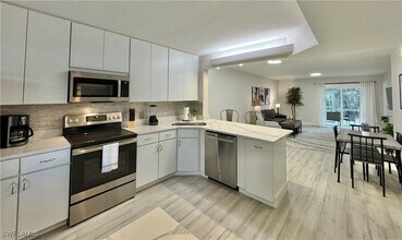 7797 Esmeralda Way in Naples, FL - Building Photo - Building Photo