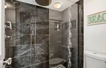 10684 Gulf Shore Dr in Naples, FL - Building Photo - Building Photo
