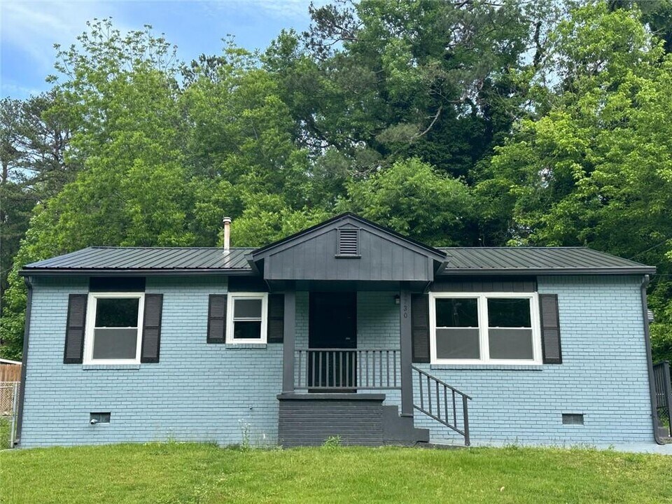 3730 Clovis Ct NW in Atlanta, GA - Foto de edificio