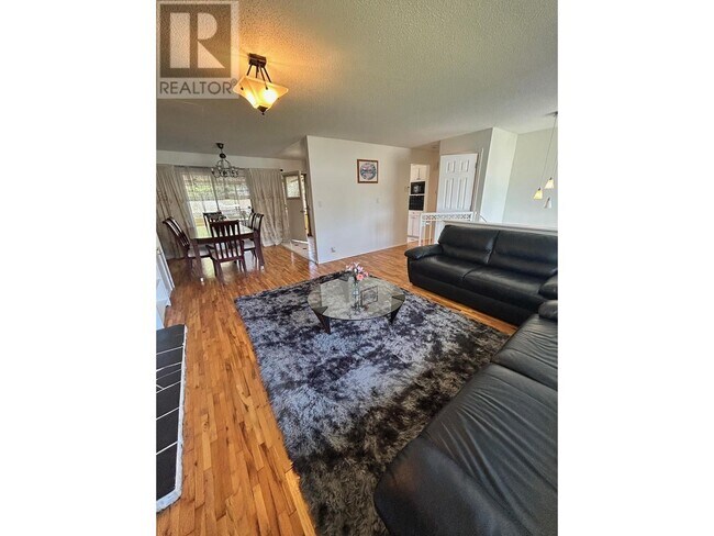 2246 Fraser Ave