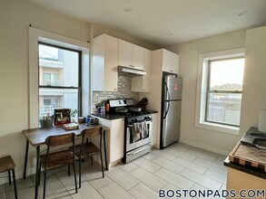 4 Hamlet St in Boston, MA - Building Photo - Building Photo