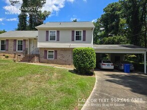 5316 Sandstone Dr in Fayetteville, NC - Building Photo - Building Photo