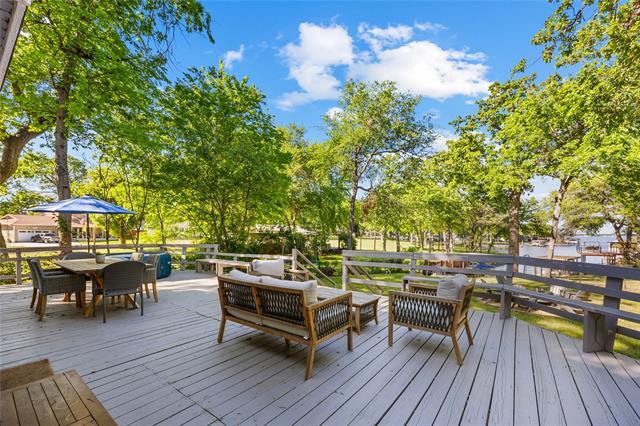 2106 Wildwood Way in Kemp, TX - Building Photo