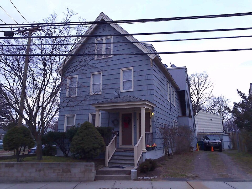 1781 State St, Unit 1 in Hamden, CT - Building Photo