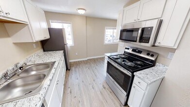 2413 E St Vrain St, Unit 103 in Colorado Springs, CO - Building Photo - Building Photo