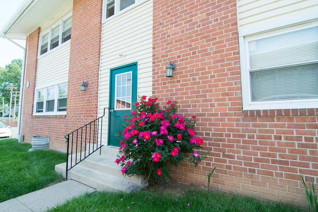 Madison Manor Apartments in Jenkintown, PA - Building Photo - Building Photo