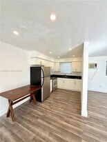 16890 NE 21st Ave in North Miami Beach, FL - Building Photo