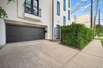 5104 Lillian St in Houston, TX - Building Photo - Building Photo