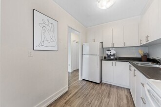 2740 Jane Street in Toronto, ON - Building Photo - Building Photo