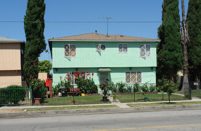 7009 Fulton Ave in North Hollywood, CA - Foto de edificio - Building Photo