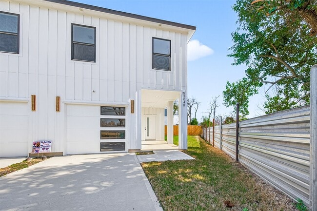 property at 5304 Lynnfield St