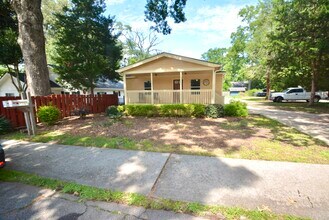 1385 Elizabeth Ln in Atlanta, GA - Building Photo - Building Photo