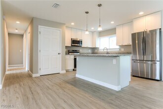5292 Trekell St in North Port, FL - Building Photo - Building Photo