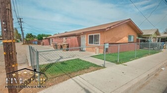 3017 Q St in Bakersfield, CA - Building Photo